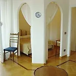 Vatican Happy Holidays بيت ضيافة